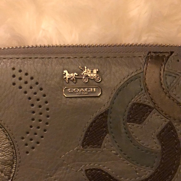 Wallet/CHECKBOOK HOLDER - Picture 2 of 5